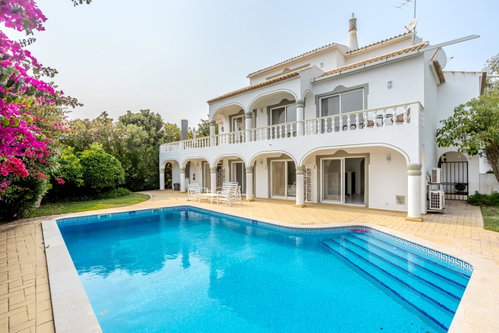 T5 villa, with swimming pool and garden, in Boliqueime, Algarve 2844231610