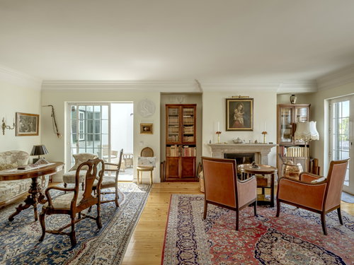 Duplex 6-bedroom apartment in the historical center of Cascais