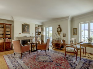 Duplex 6-bedroom apartment in the historical center of Cascais