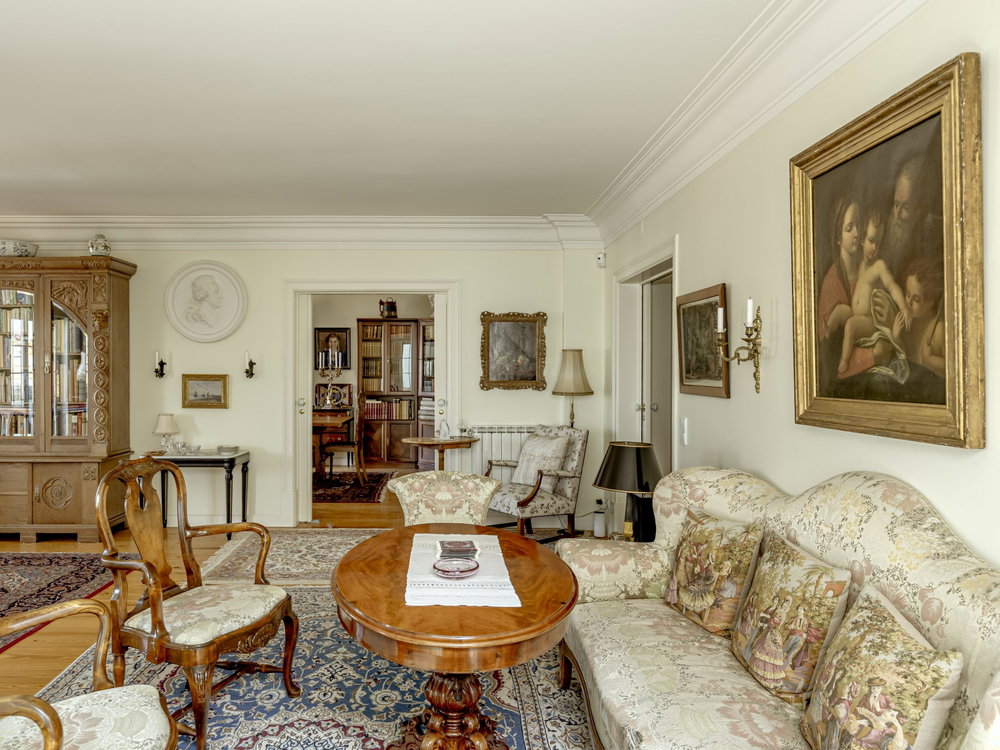 Duplex 6-bedroom apartment in the historical center of Cascais