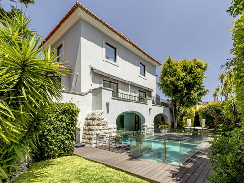 5-bedroom villa with a pool in Restelo, Lisbon