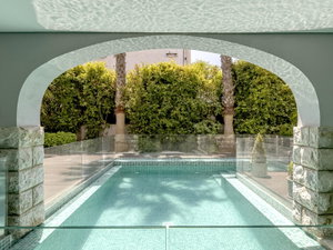 5-bedroom villa with a pool in Restelo, Lisbon