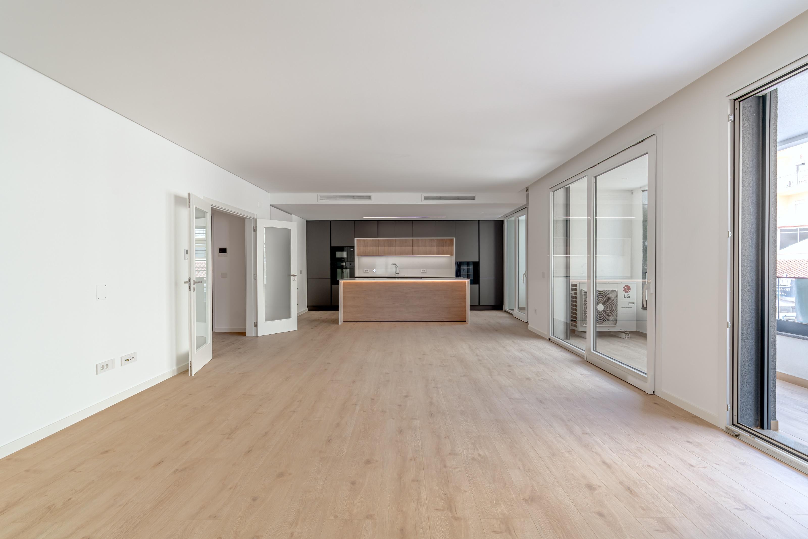 3-bedroom Apartment with sea view and garage in Cascais