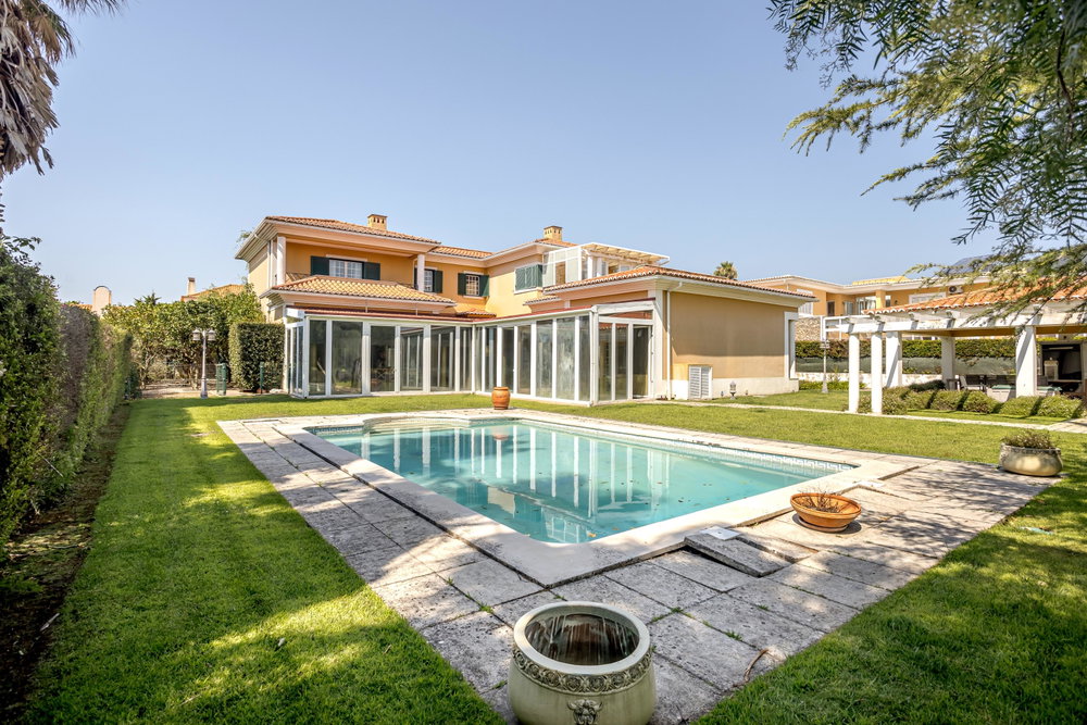 5-Bedroom Villa with Pool in Quinta da Beloura, Sintra 4270298096