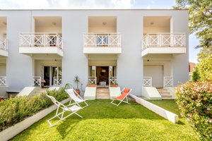 2-Bedroom Villa with Pool in Vilamoura, Algarve 2340327529