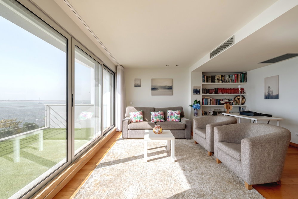 3-bedroom house with balcony and garage, in Foz do Douro, Porto.