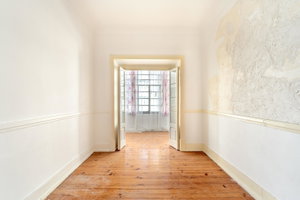 3-bedroom apartment for renovation in Arroios, Lisbon 3774362375