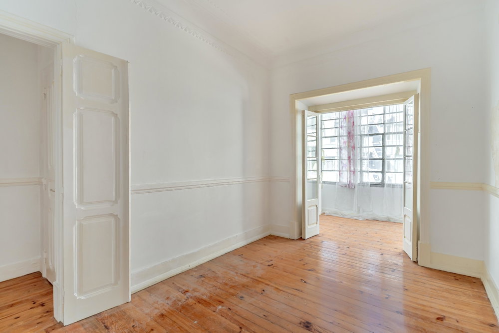 3-bedroom apartment for renovation in Arroios, Lisbon 1734356936