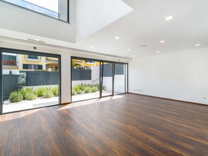 Contemporary 4-bedroom villa in Atibá, Estoril 3490476588