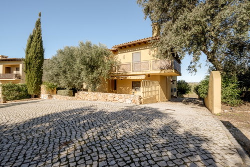 4-bedroom house with urban plot, in Alcantarilha, Pera, Silve 134590969