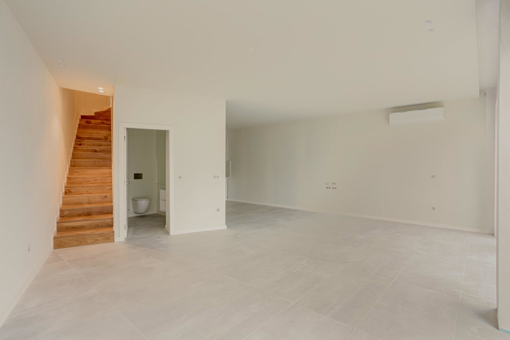 4-bedroom duplex apartment private garden Antas, Porto