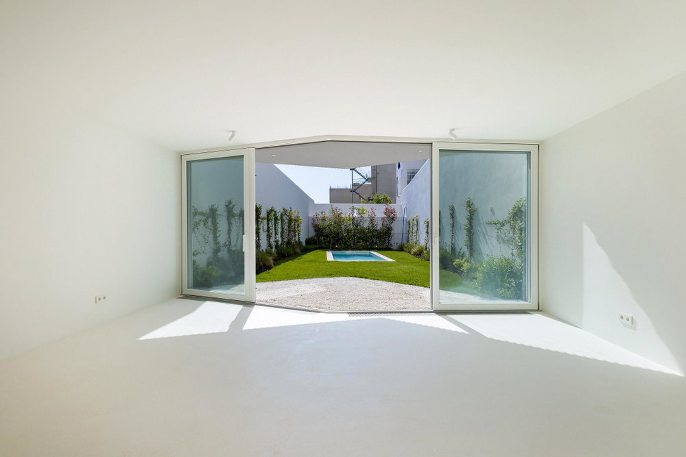 2-Bedroom duplex apartment in the Da Lapa 93 condominium, Lisbon