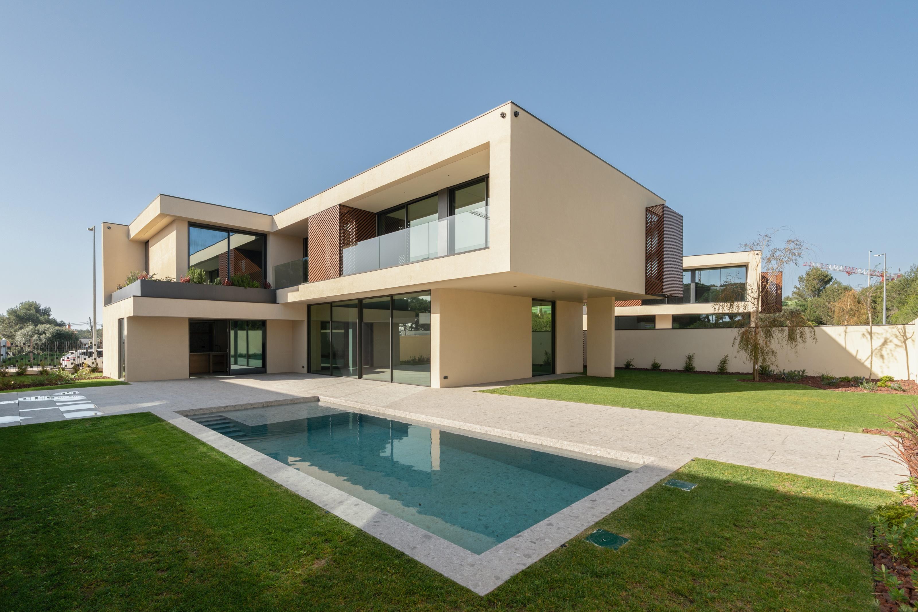5+1-bedroom villa garden and pool in Birre Cascais.