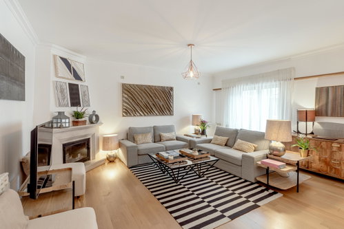 4-bedroom villa with garage, in a gated condominium, Manique, Cascais. 218842233