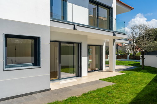 4bedroom villa with garden, in Mem Martins, Sintra 1501132679