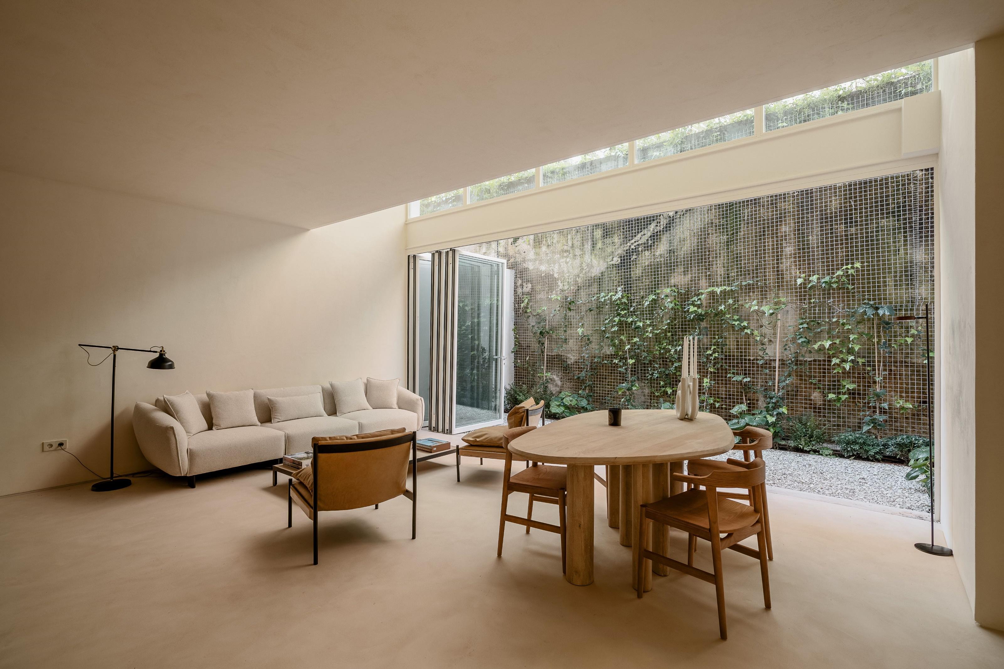 3 Bedroom apartment with pateo Alba Marvila Lisbon