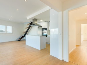 3bedroom apartment with balcony and parking, in Loures 45910496