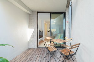 T0 apartment with terrace and sea view, in Porto