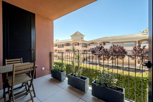One-bedroom apartment with parking and balconies, Algarve 4172990064