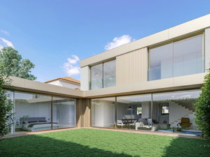 4-bedroom villa with garden and parking in Porto