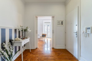 T3+1 Apartment, Renovated, Lisbon 3443533070