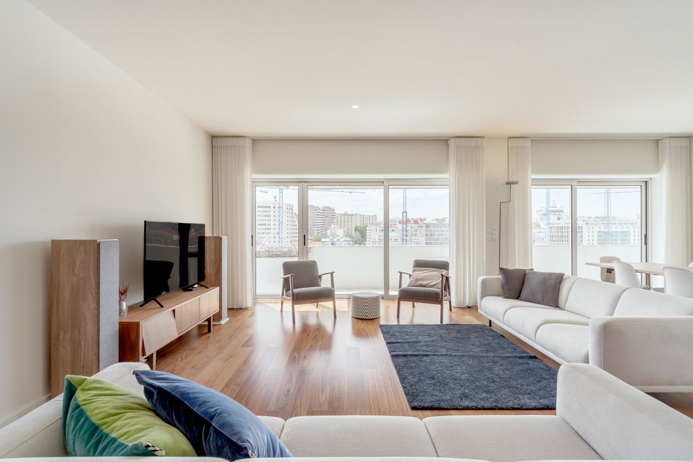 Renovated 3-bedroom apartment with balconies, in Lisbon 3024347451