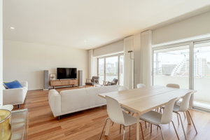 Renovated 3-bedroom apartment with balconies, in Lisbon 3024347451