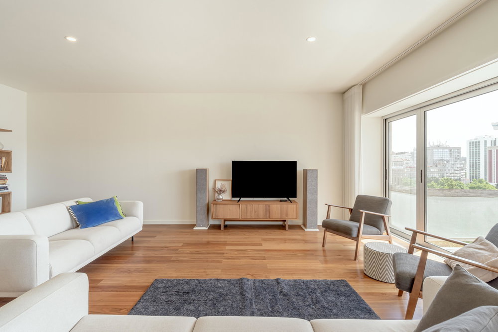Renovated 3-bedroom apartment with balconies, in Lisbon 3024347451