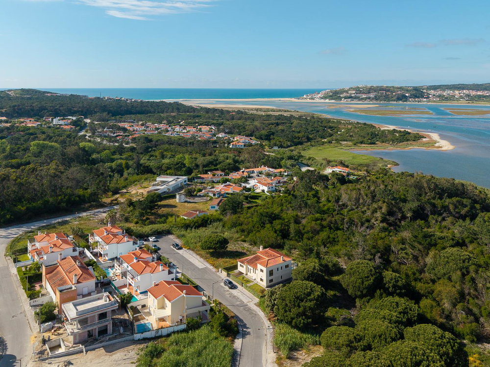 Land for construction of a 4-bedroom villa, in Óbidos 134498431