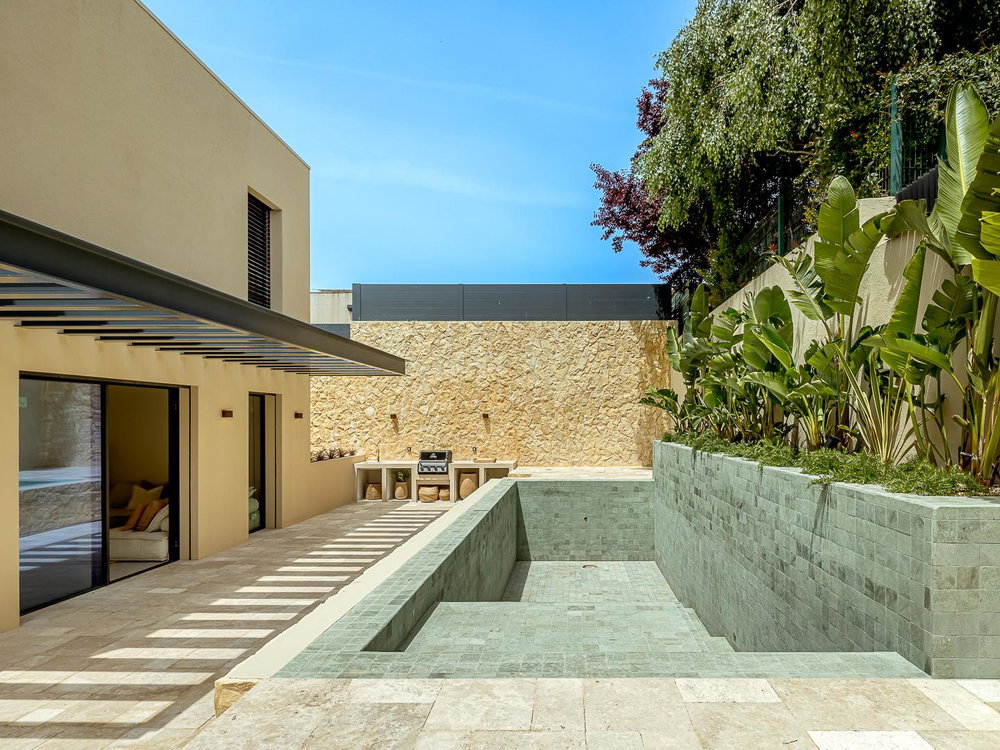 3+1 bedroom villa with garden, swimming pool and garage in Estoril 1662086487