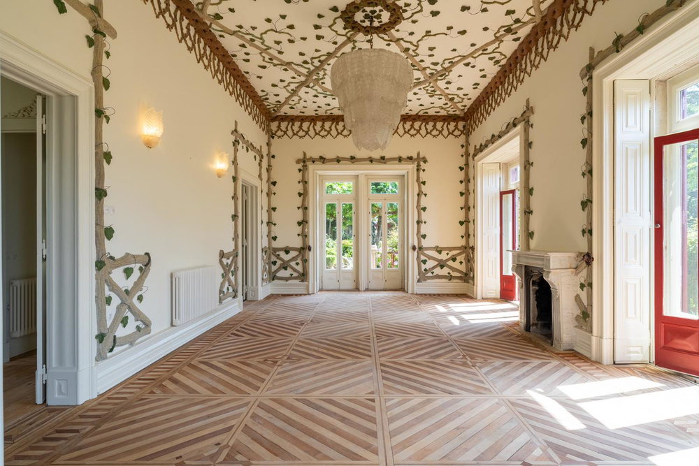 Four-bedroom villa located in the town of Sintra with views over the mountains 2694899448