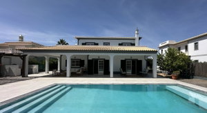 4+1 villa with garden and swimming pool Almancil Algarve 1908076166