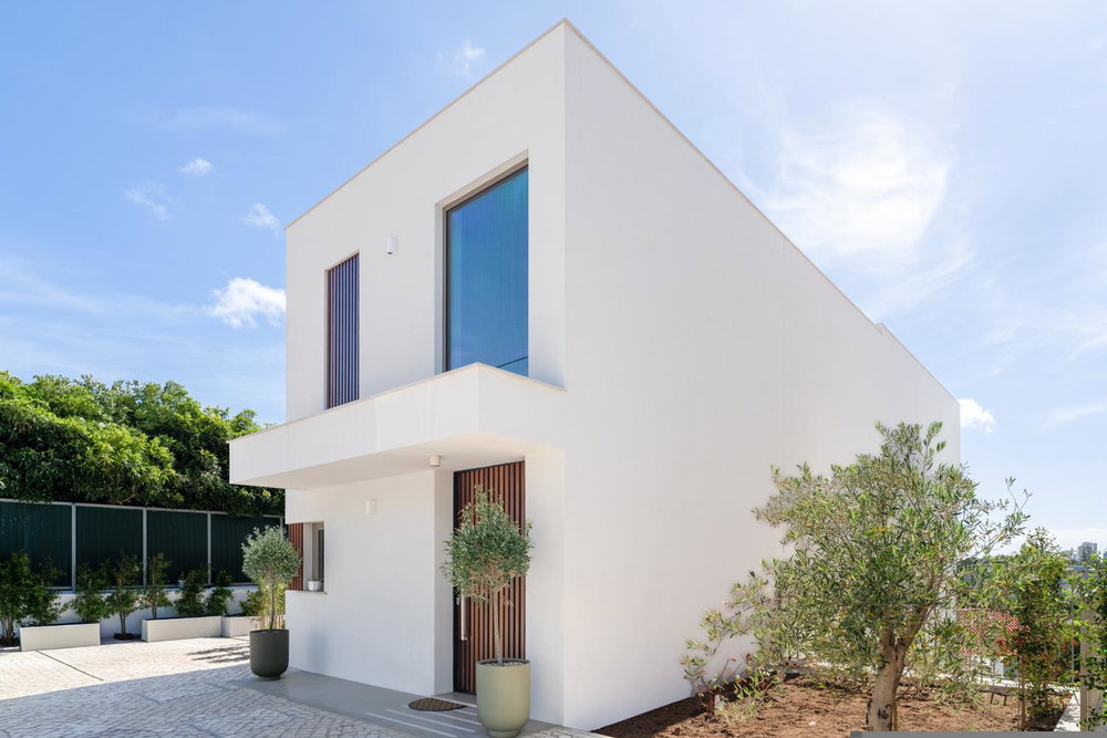 4+1 bedroom villa with pool in Monte Estoril Cascais 2123320016