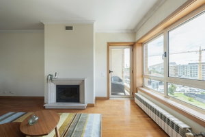 Two-bedroom apartment with a balcony and parking, in Porto.