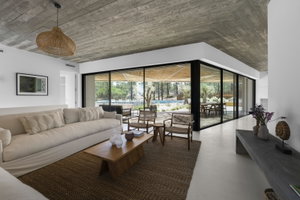 4-bedroom villa, new, near the beach in the centre of Carvalhal 2483226840