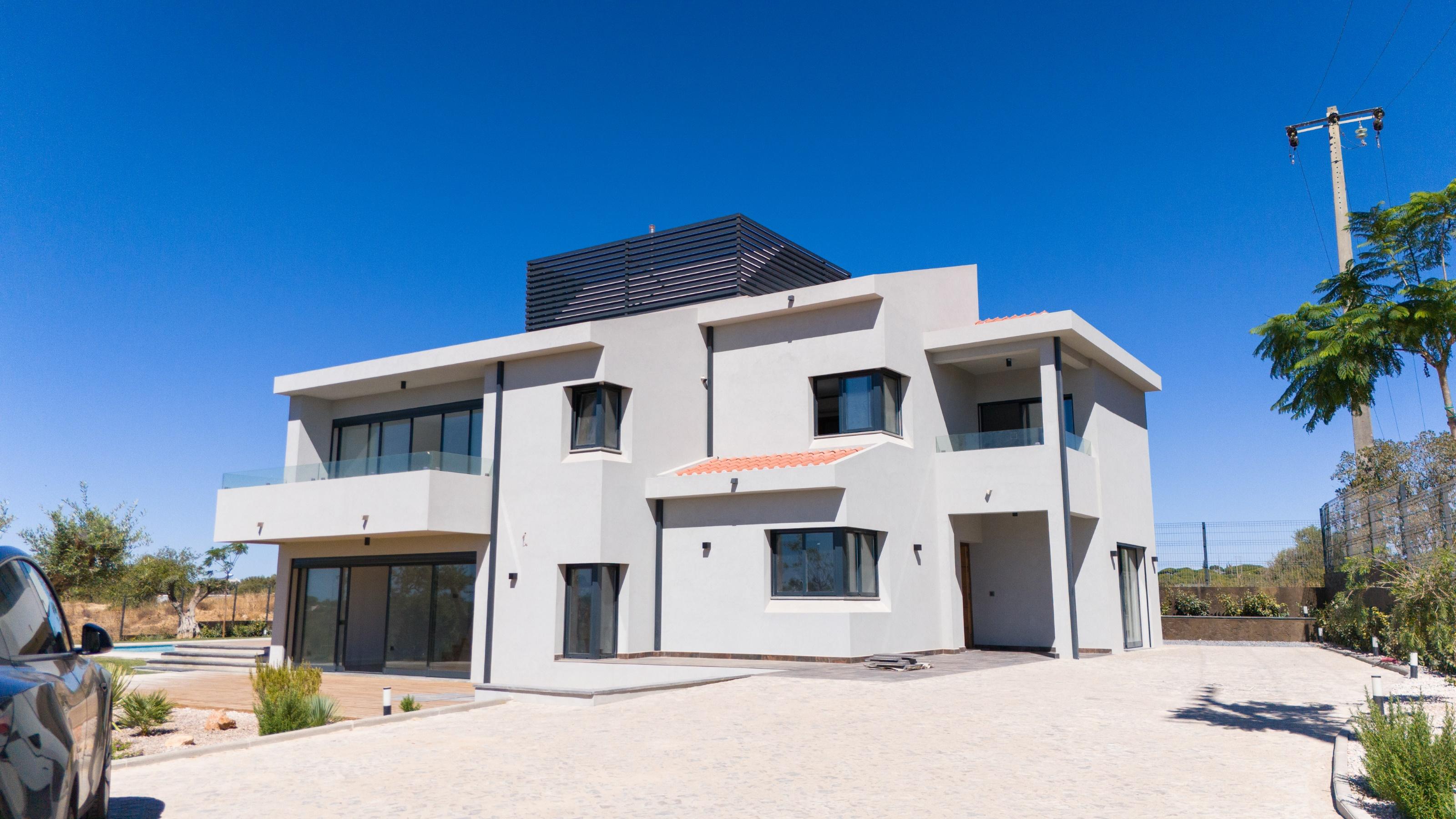 T5+2 villa with pool in Fonte Santa Algarve