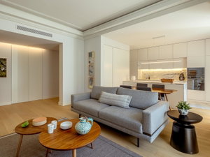Four-bedroom apartment with balcony and parking, Lisbon 1688895087