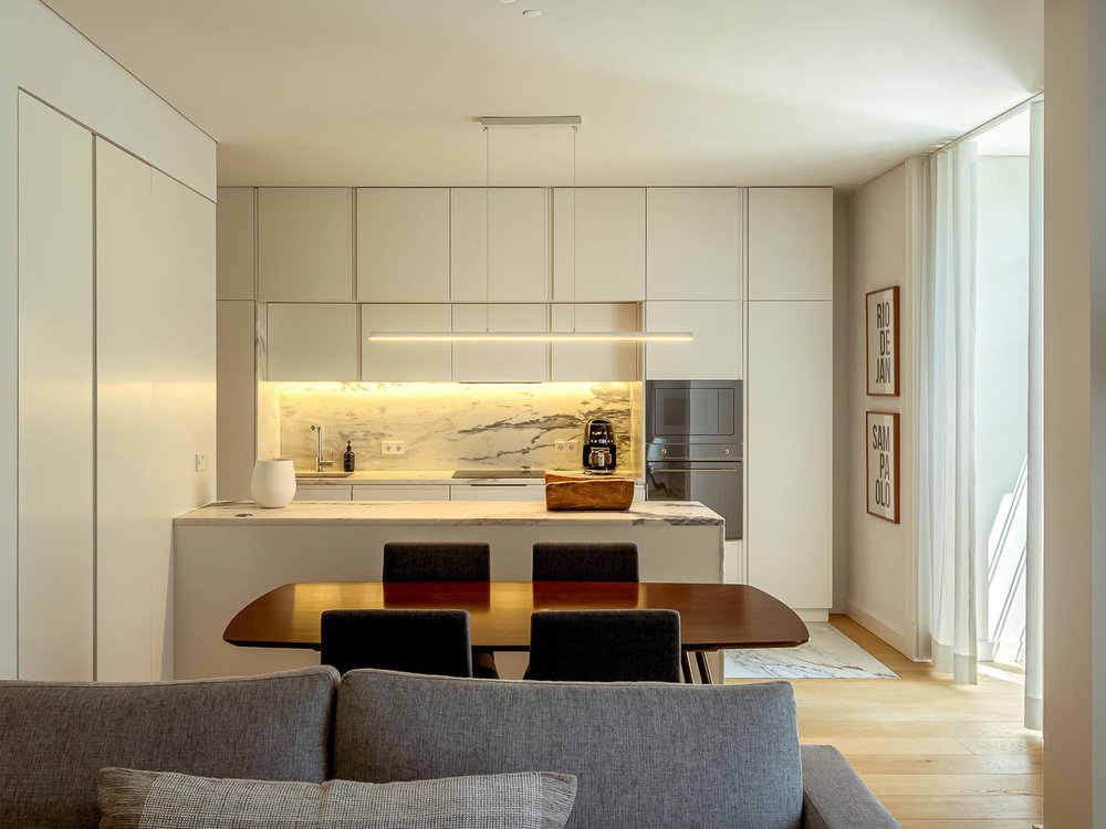 Four-bedroom apartment with balcony and parking, Lisbon 1688895087