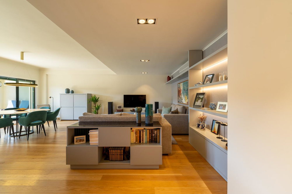 3-bedroom apartment with balcony and parking, in Lisbon