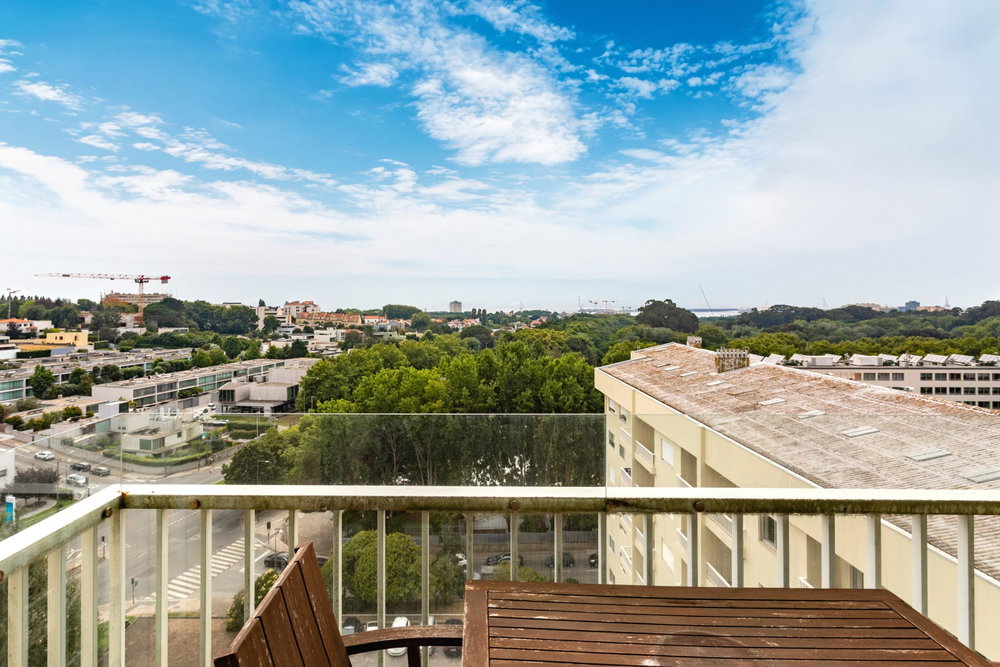 T4+1 apartment, with balcony and parking, in Porto