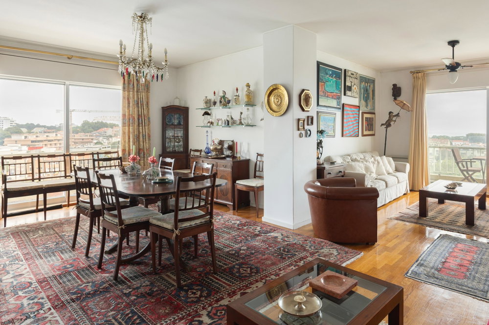 T4+1 apartment, with balcony and parking, in Porto