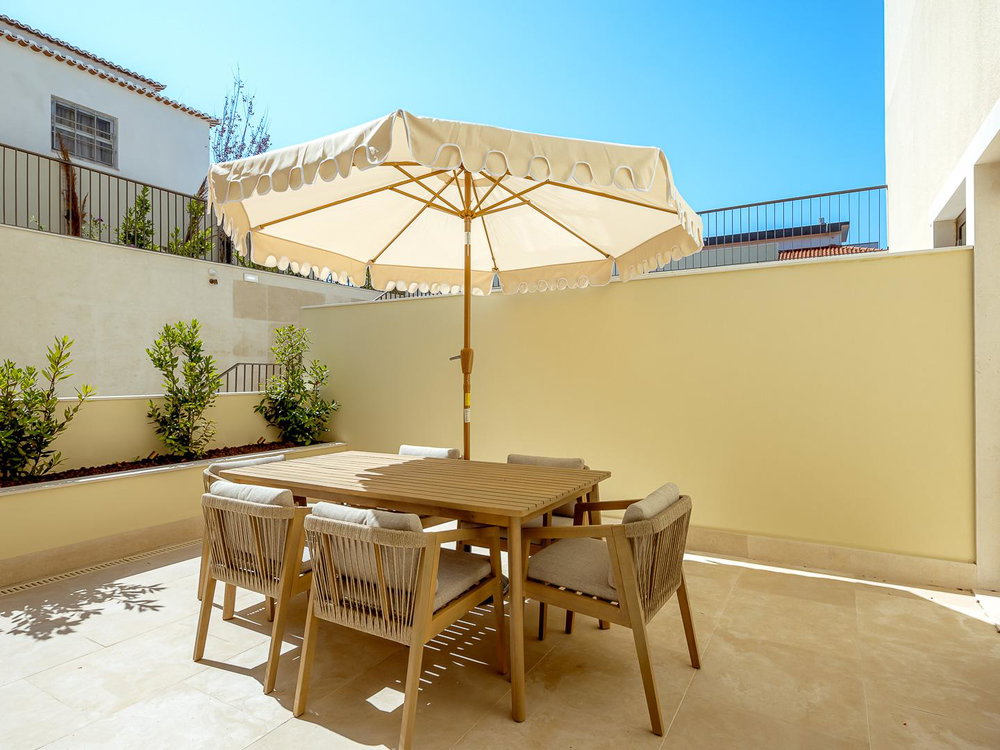 3-Bedroom duplex apartment garden Monte Estoril Cascais 2821902405