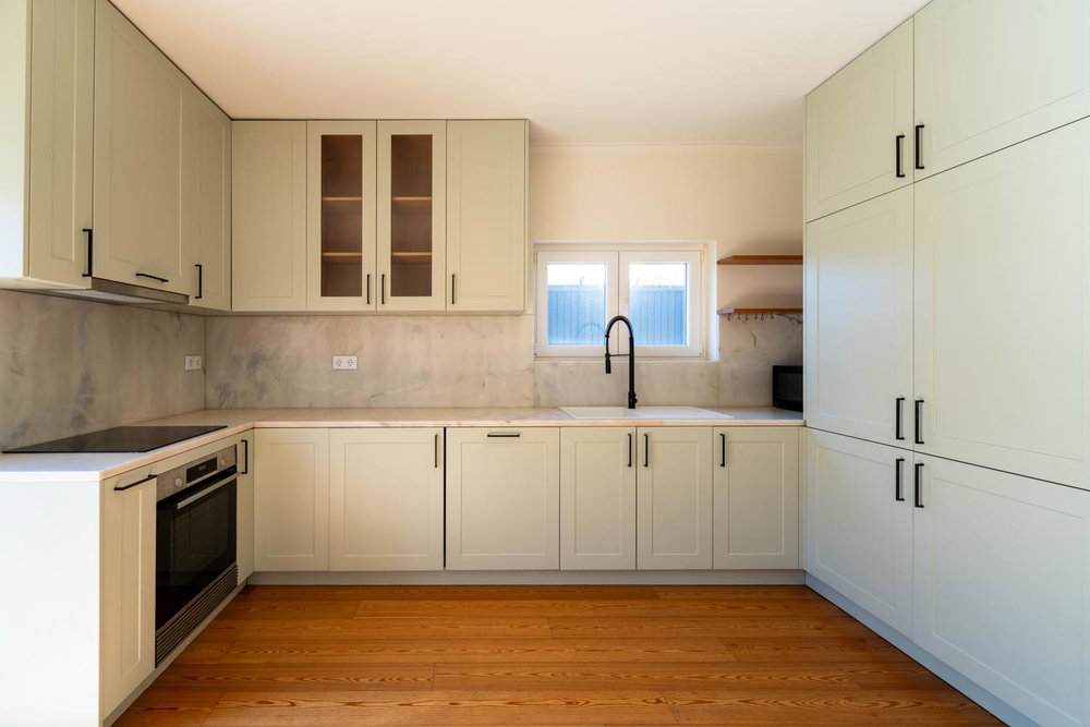 Renovated 4-bedroom villa with garden and pool in Areia, Cascais 2572244228