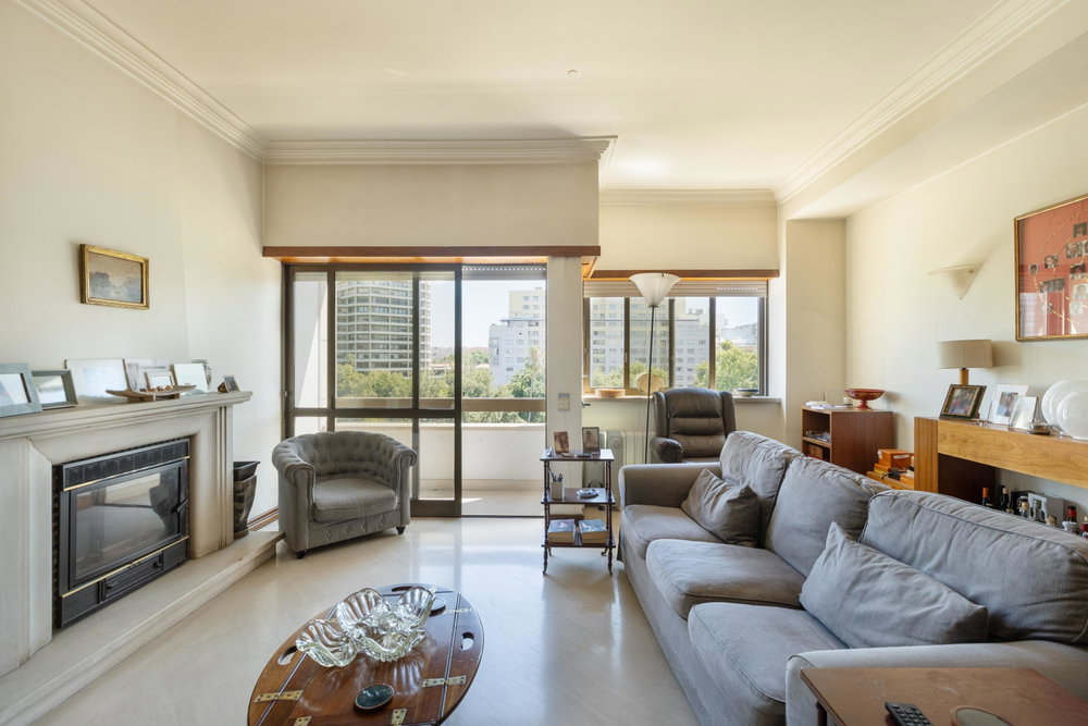 4-bedroom apartment with parking, in Campo Grande, Lisbon 3441834492