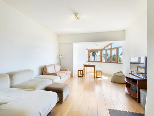 3-bedroom apartment with open views, in Carcavelos, Cascais
