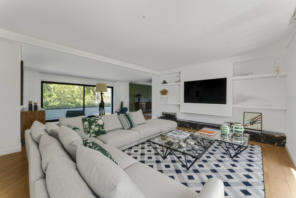 Renovated 5-bedroom villa in Estoril, Cascais