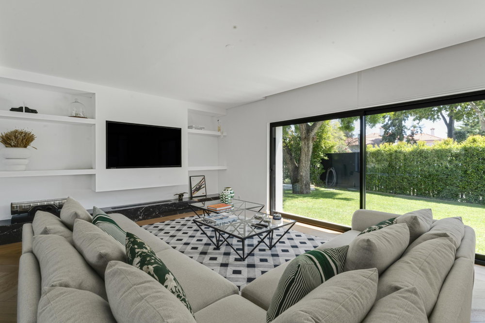 Renovated 5-bedroom villa in Estoril, Cascais