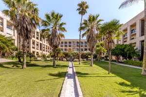 3-bedroom apartment with parking at Villa Restelo, Lisbon