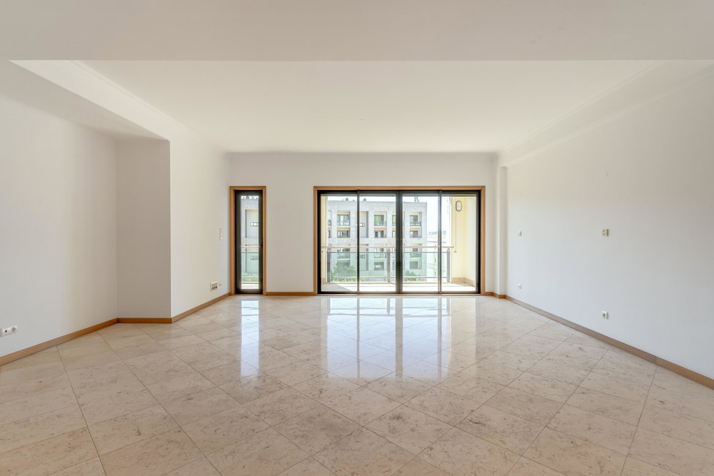 3-bedroom apartment with parking at Villa Restelo, Lisbon