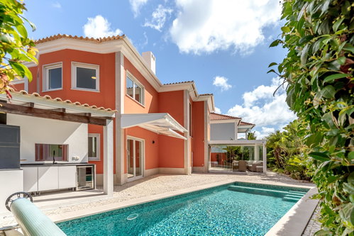 Four-bedroom villa with swimming pool and garage, in Murches, Cascais